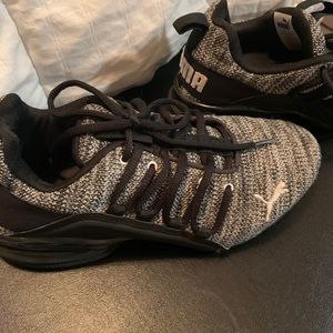 Puma boys running shoes size 4.5